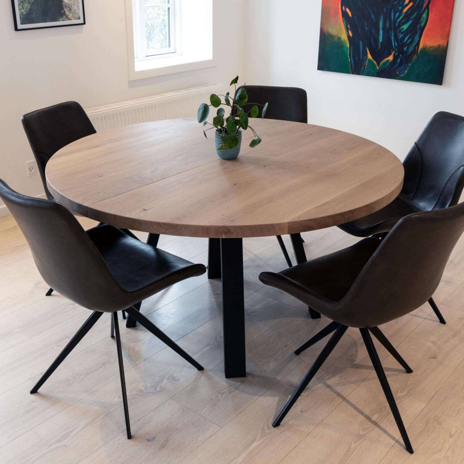 Billede af Balder rundt plankebord i lys eg