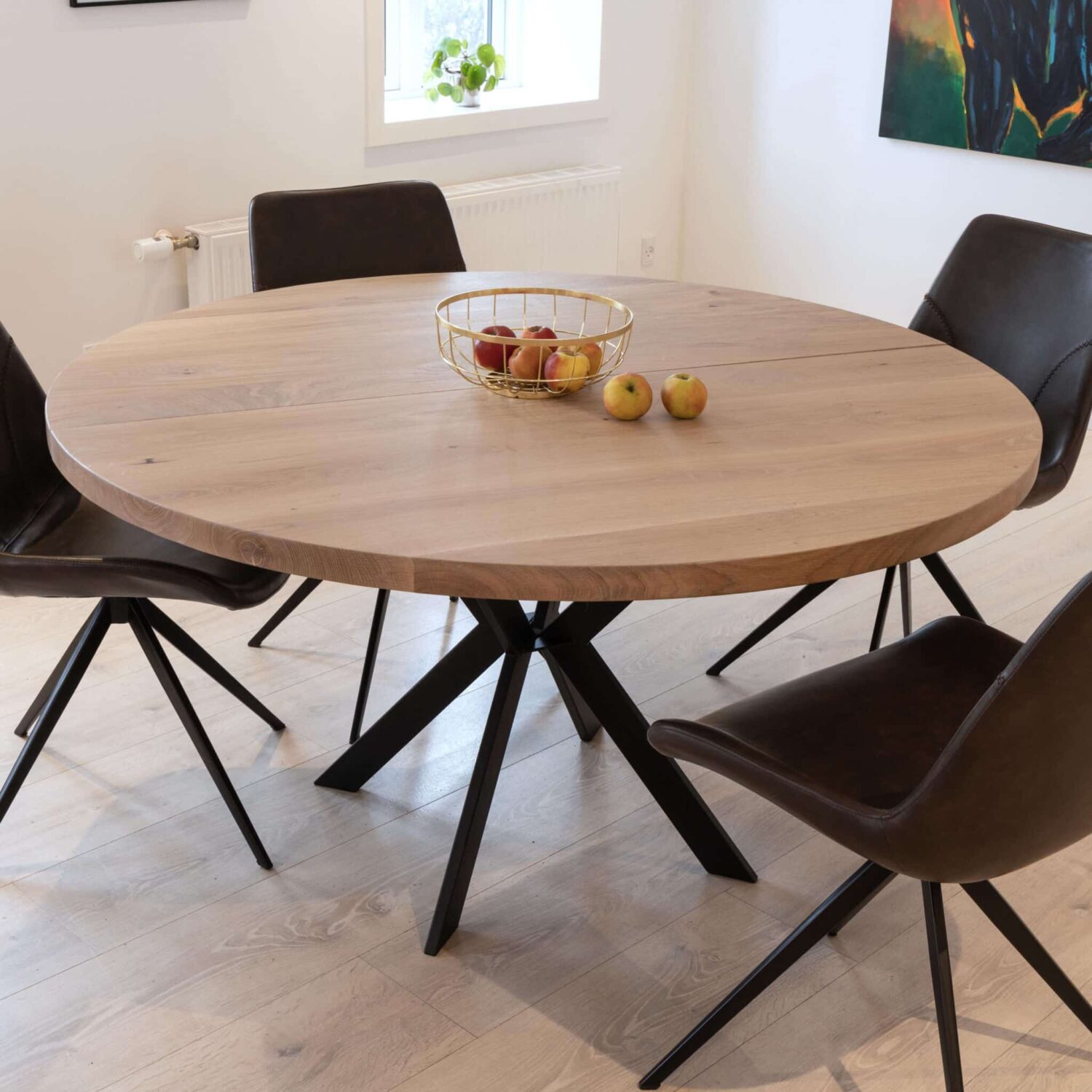 Billede af Balder rundt plankebord i lys eg